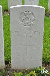 Etaples Military Cemetery - Le Page, Peter Paul